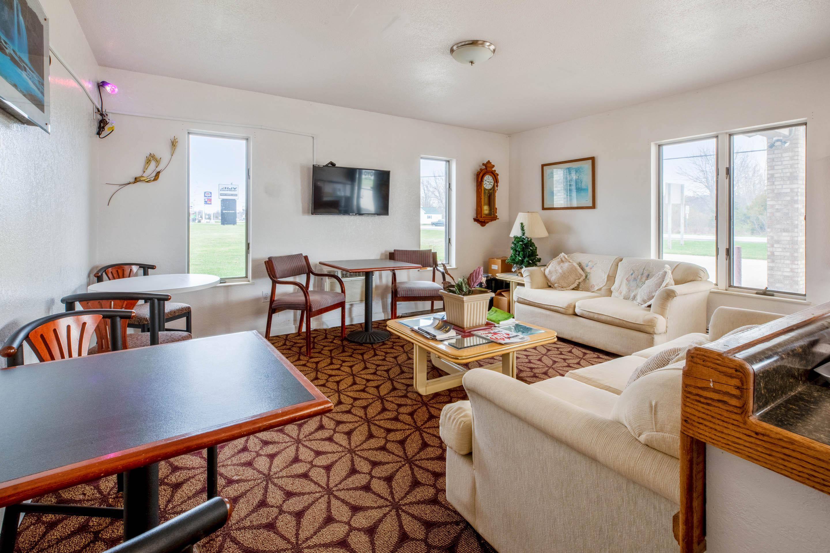 Oyo Hotel Chesaning Route 52 & Hwy 57 Exterior foto